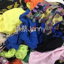 温州工厂长期大量回收用于出口的旧衣服夏装