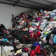 宁波工厂长期大量出口非洲旧衣服夏装