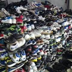 大量出售旧鞋子，旧鞋子批发回收