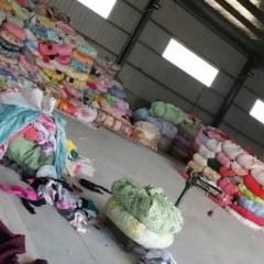 江苏地区长期供应夏装、冬装，鞋包等！图2