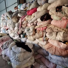 上海长期供应精品鞋服、包包