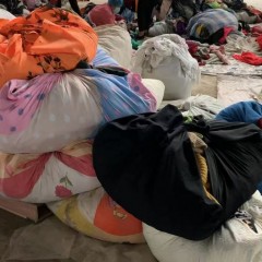 长期大量供应夏装、鞋子、包包