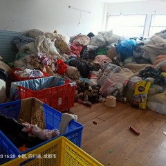 根据客户需要配货分拣，长期供应各类旧衣物