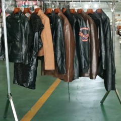 广东二手衣服旧服装公司，跨境贸易出口公司，旧衣服统货