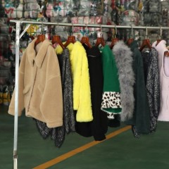 人造毛二手衣服怎么卖 旧衣服怎么出口 旧衣服出口公司大全