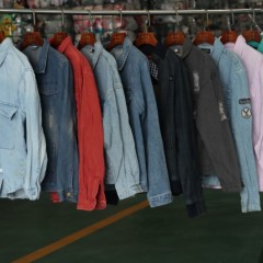 男女牛仔衣广州二手衣服批发市场