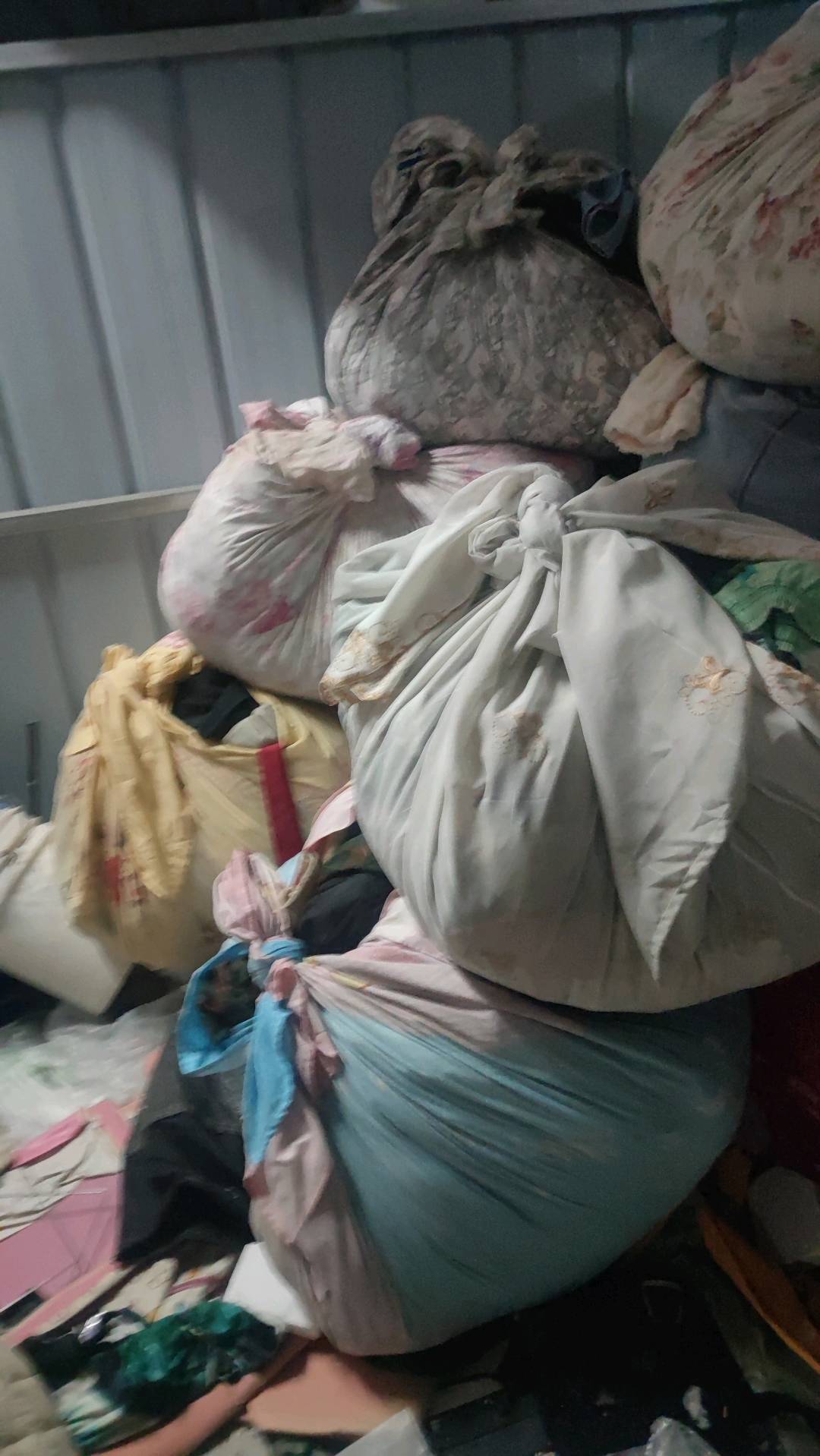 未分拣二手衣服出售